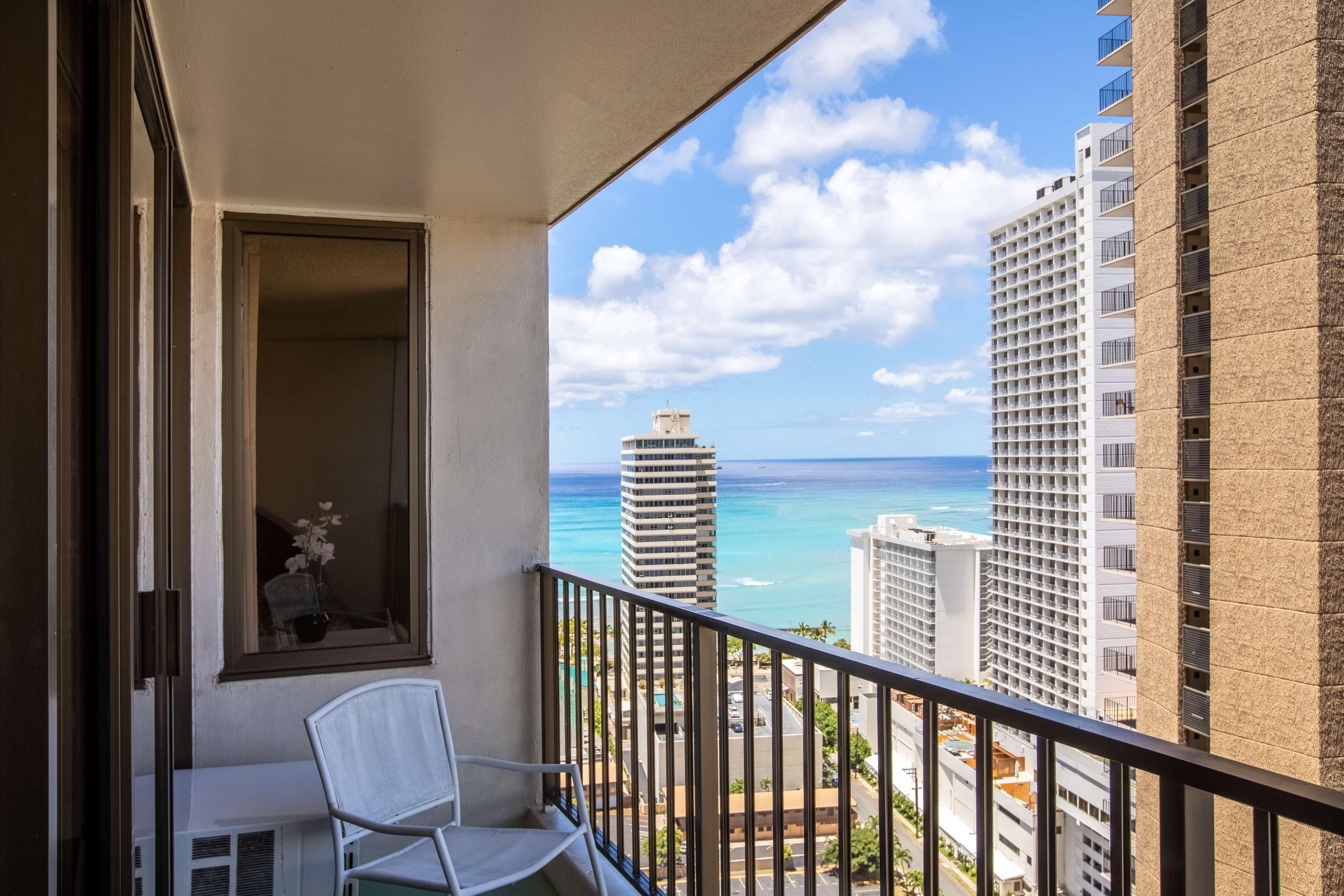 Aparthotel Aston At The Waikiki Banyan Honolulu Exterior foto